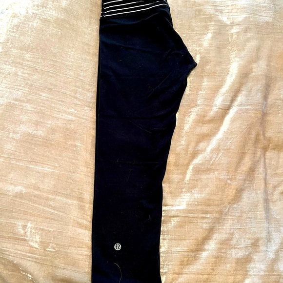 Lululemon crops - Picture 2 of 3